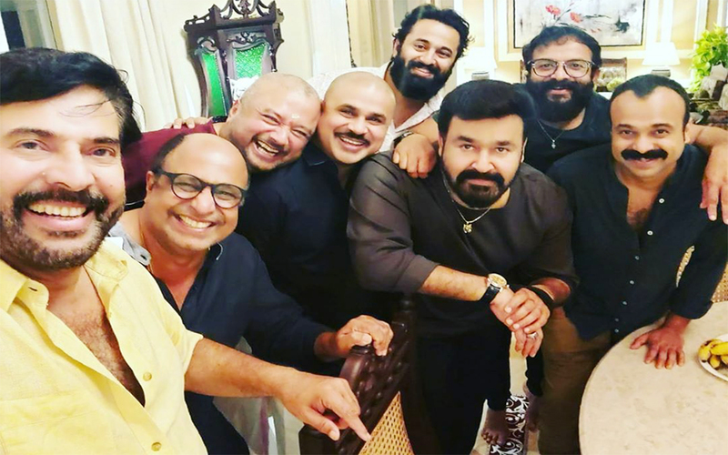 i2i News Trivandrum, screennstage, superstars , selfie, i2inews 