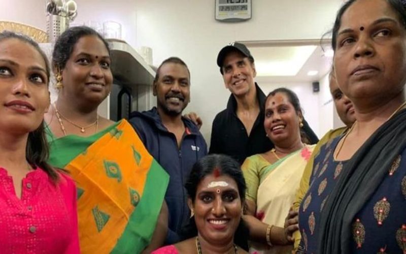 Akshay kumar with transgenders